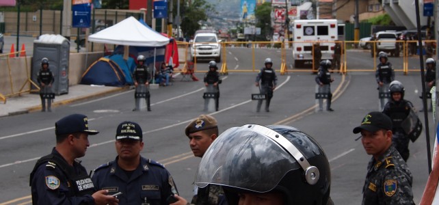 Las Antorchas protestas masivas y en Huelga de Hambre – Honduras exige el fin de la corrupción Las Antorchas protestas masivas y en Huelga de Hambre – Honduras exige el fin de la corrupción